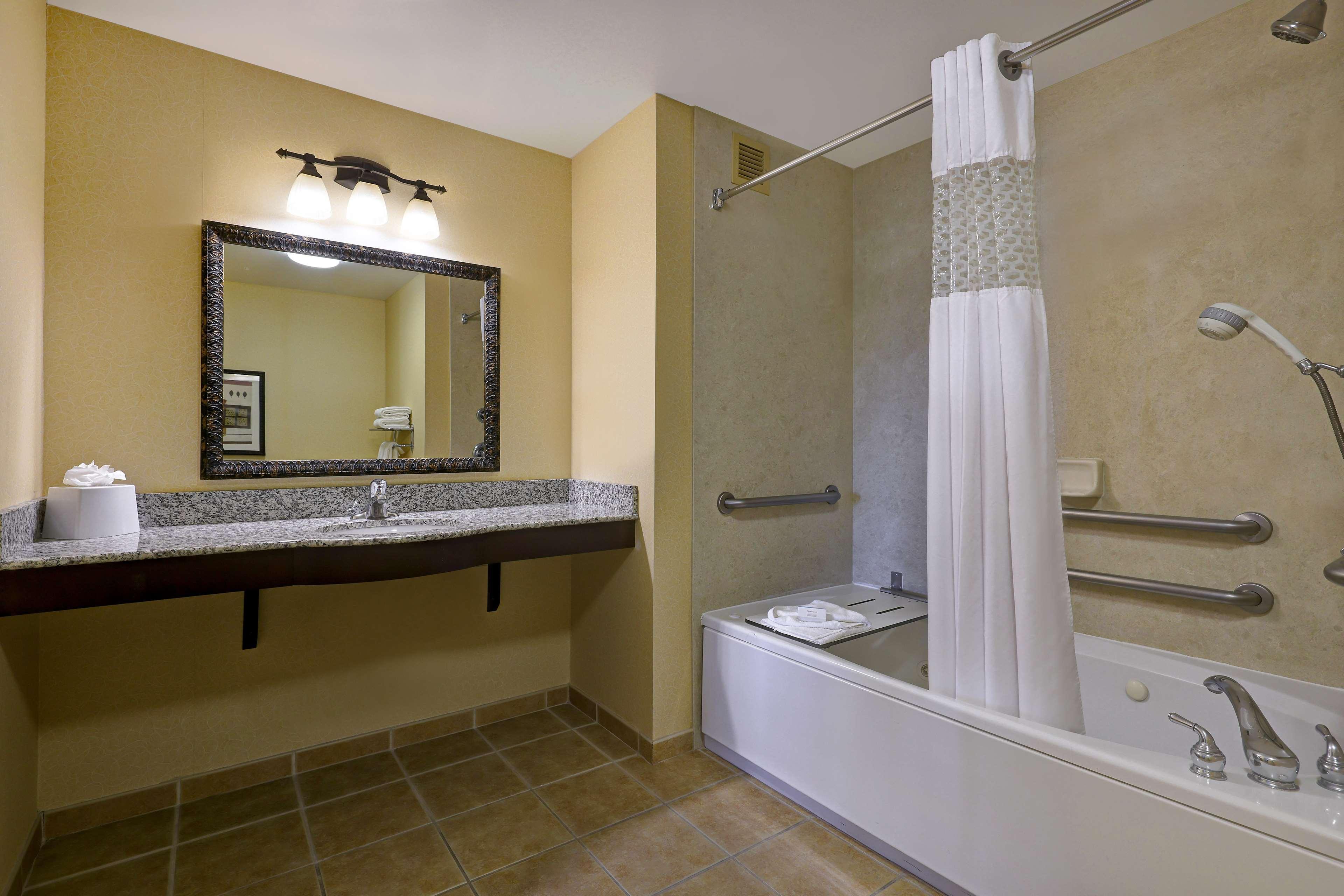 Hampton & Tahoe-truckee Hotel 3*