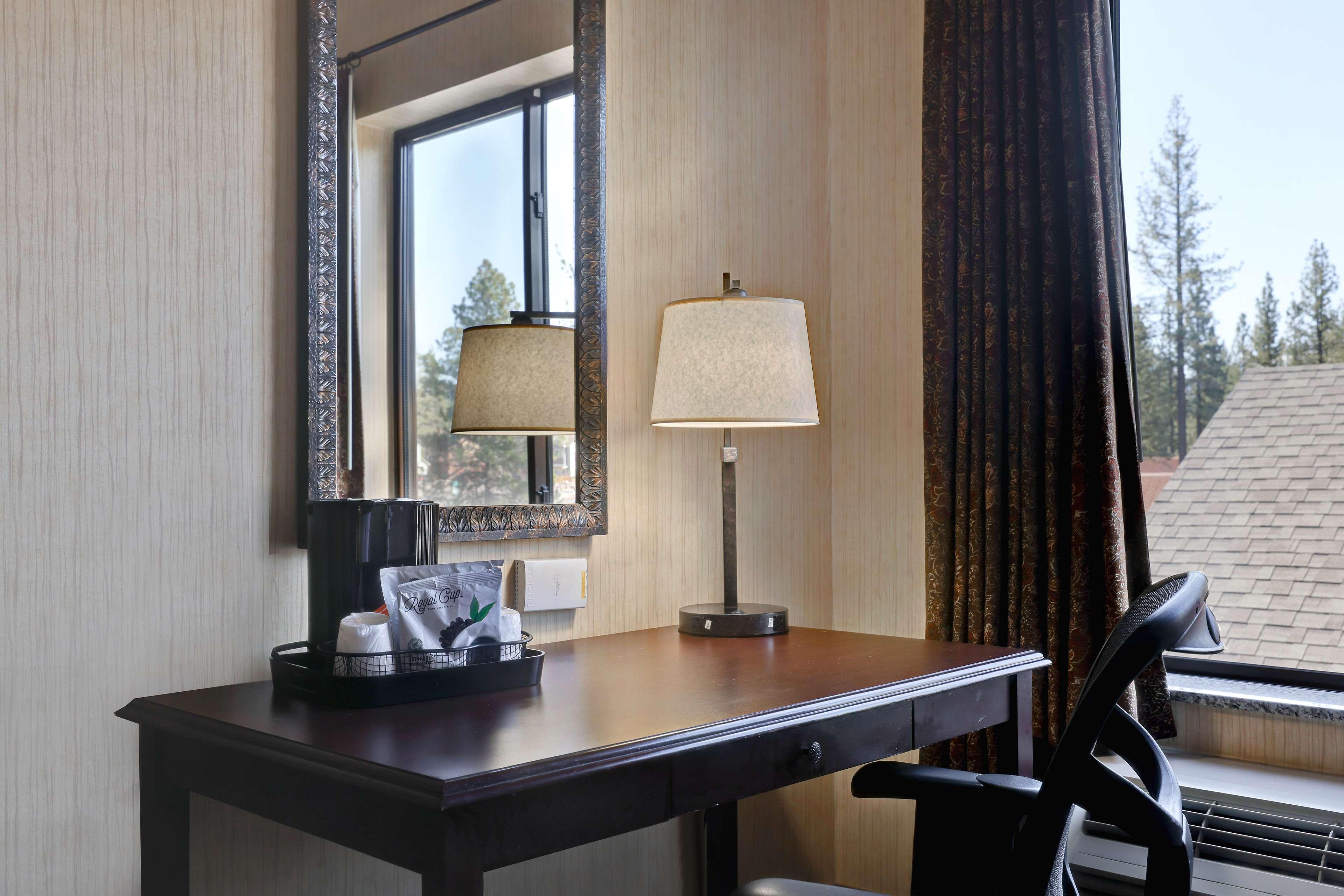 Hampton & Tahoe-truckee Hotel 3*
