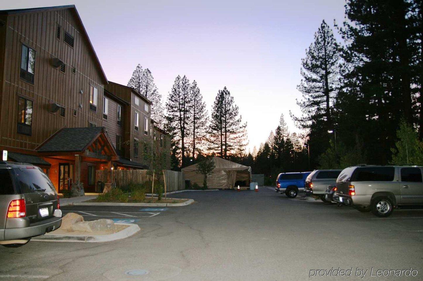 Hampton & Tahoe-truckee Hotel