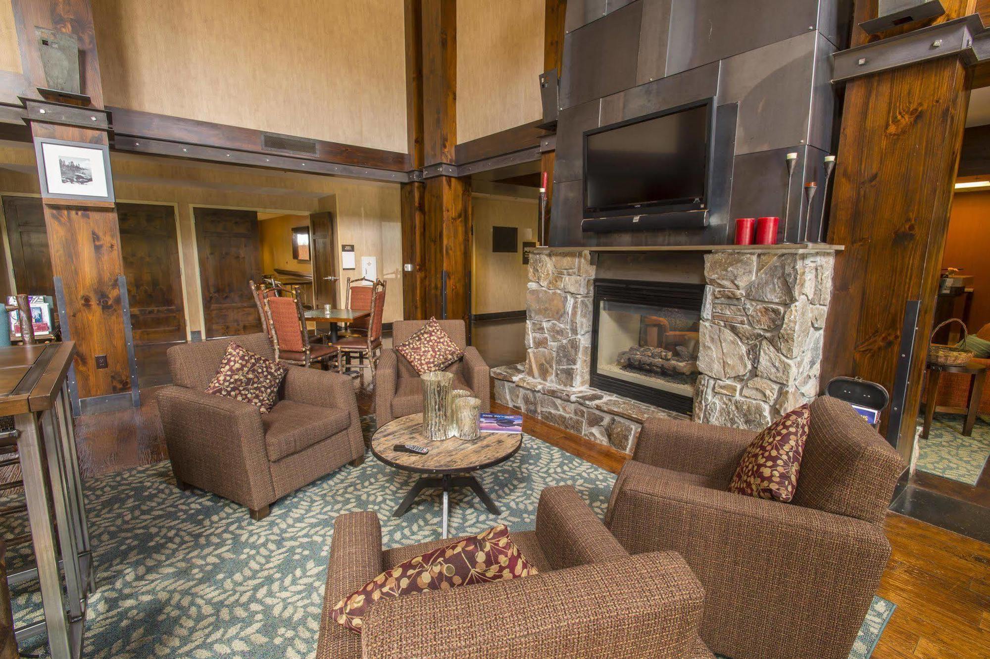 Hampton & Tahoe-truckee Hotel 3*