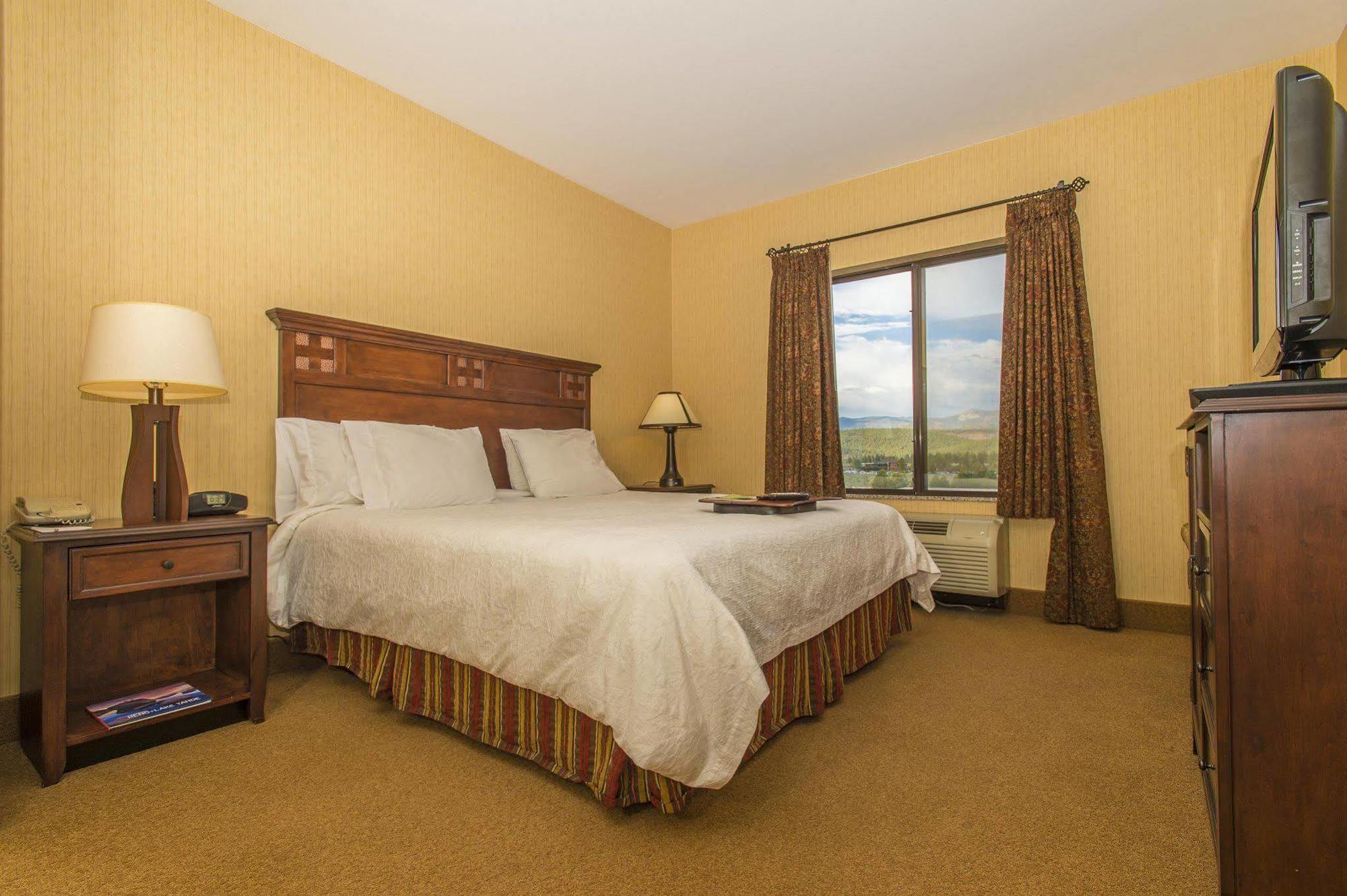 Hampton & Tahoe-truckee Hotel