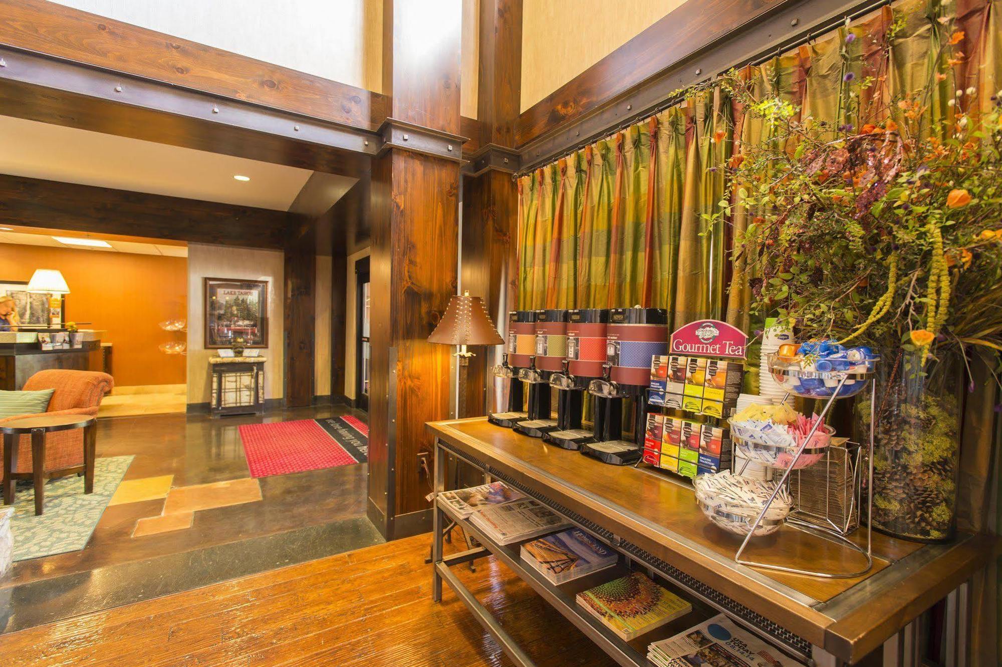 Hampton & Tahoe-truckee Hotel